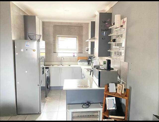 2 BEDROOM APARTMENT FOR SALE IN WITPOORTJIE
